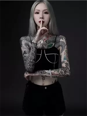 男朋友拿你照片当背景图